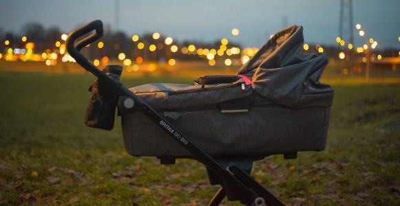 Hoe neem je kinderwagen mee in het